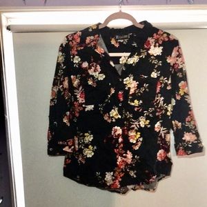 New York & Company Collard button up womens shirt